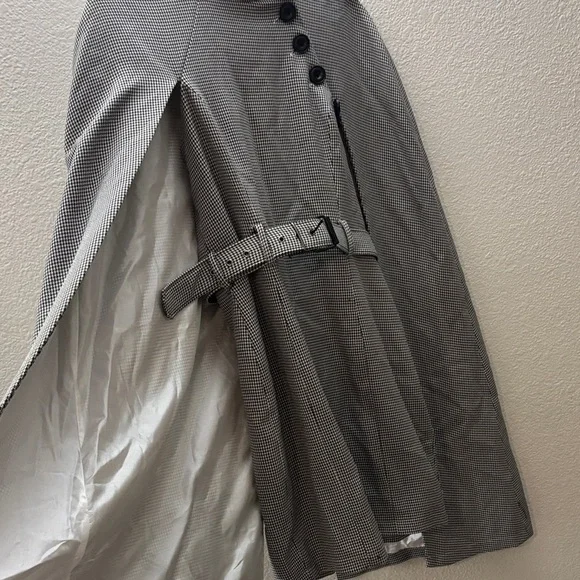 Elegant Women's Checked Cape Jacket dress - Picture 2 of 8